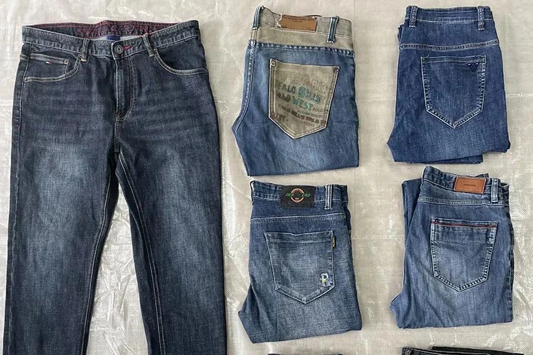 Padanan warna seluar jeans lelaki